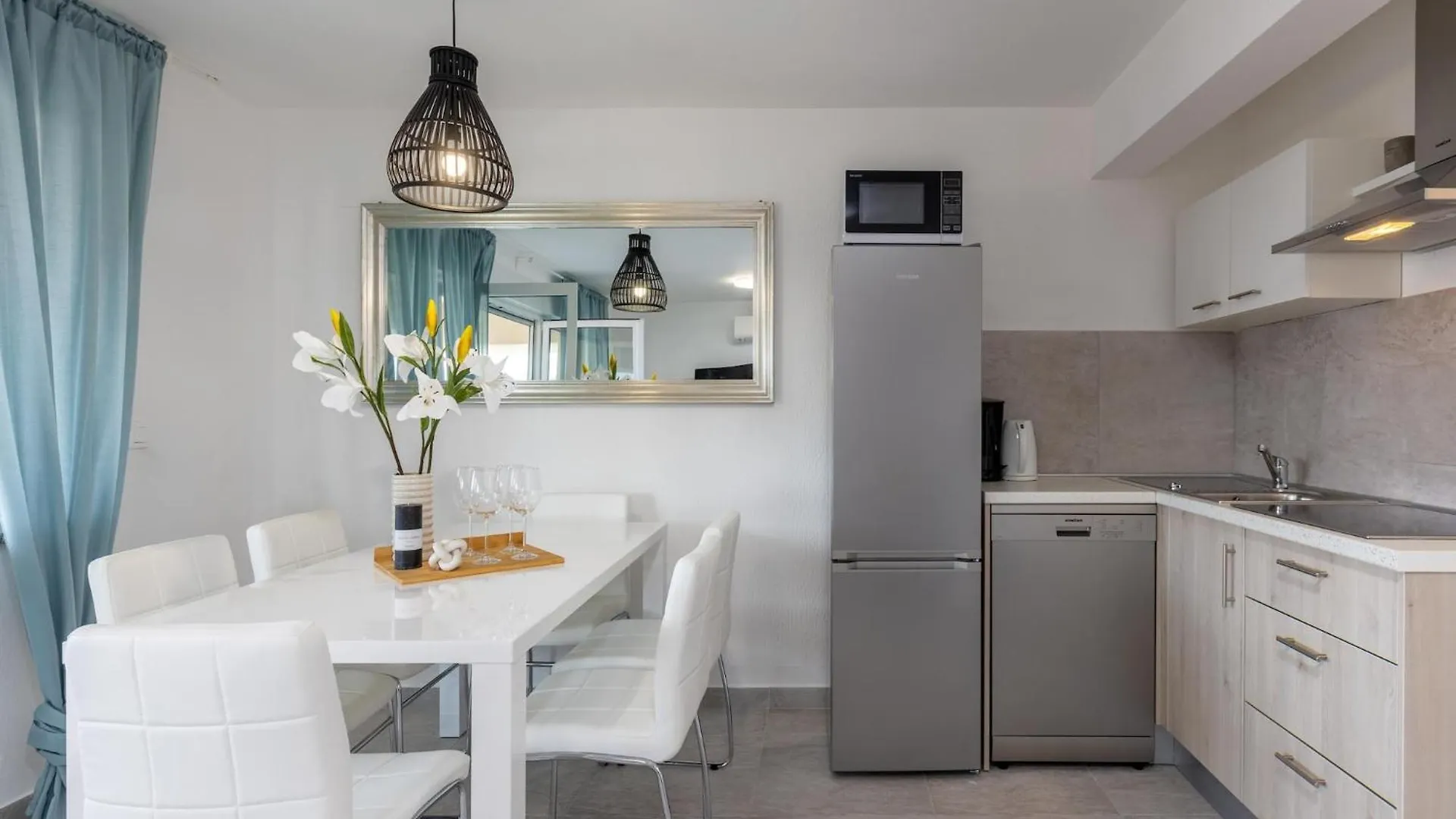 Modern Home With Balcony And Swimming Pool Crikvenica