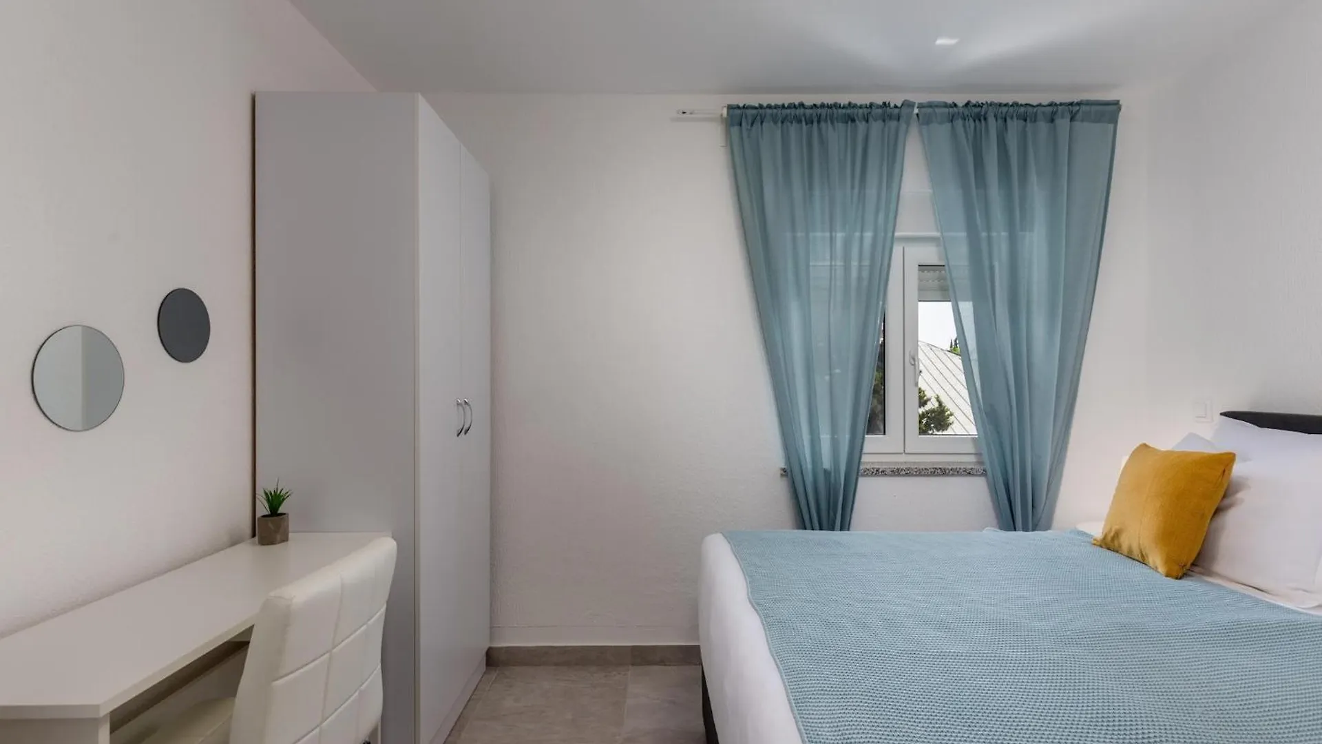 Modern Home With Balcony And Swimming Pool Crikvenica Apartment